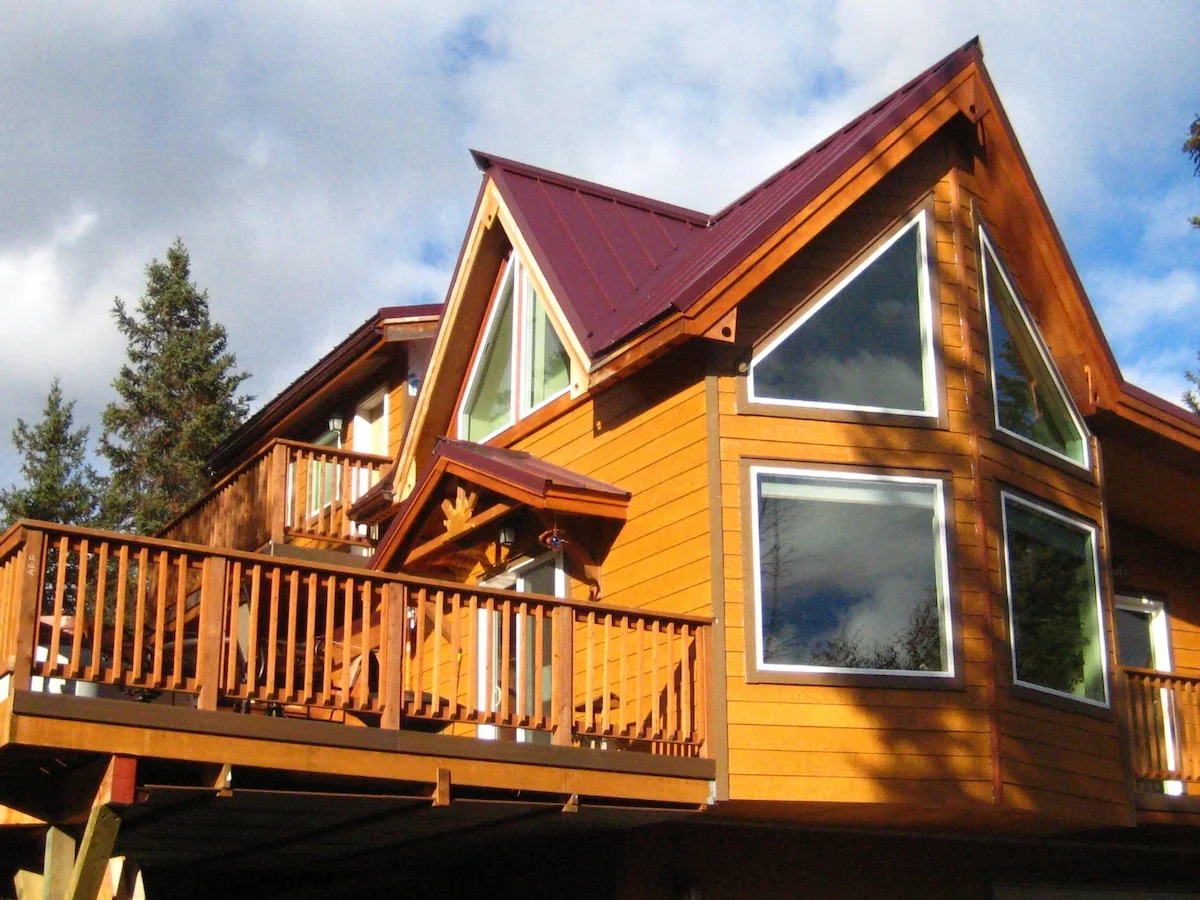 Eagles Aerie Chalet - The South Facing Eagles Aerie 2nd Floor Accommodations A Loft And Three