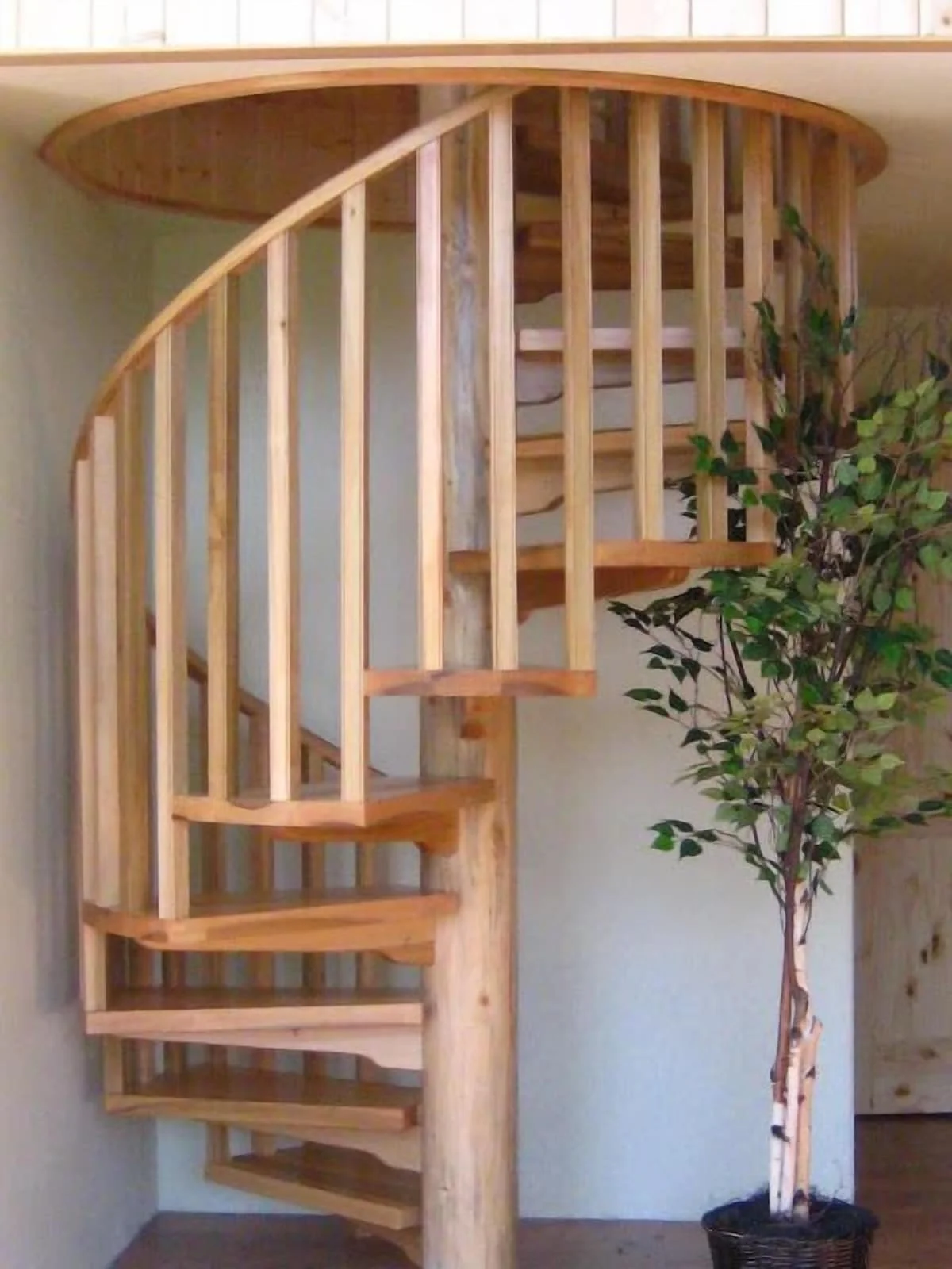 Eagles Aerie Chalet - Stairs To The Loft