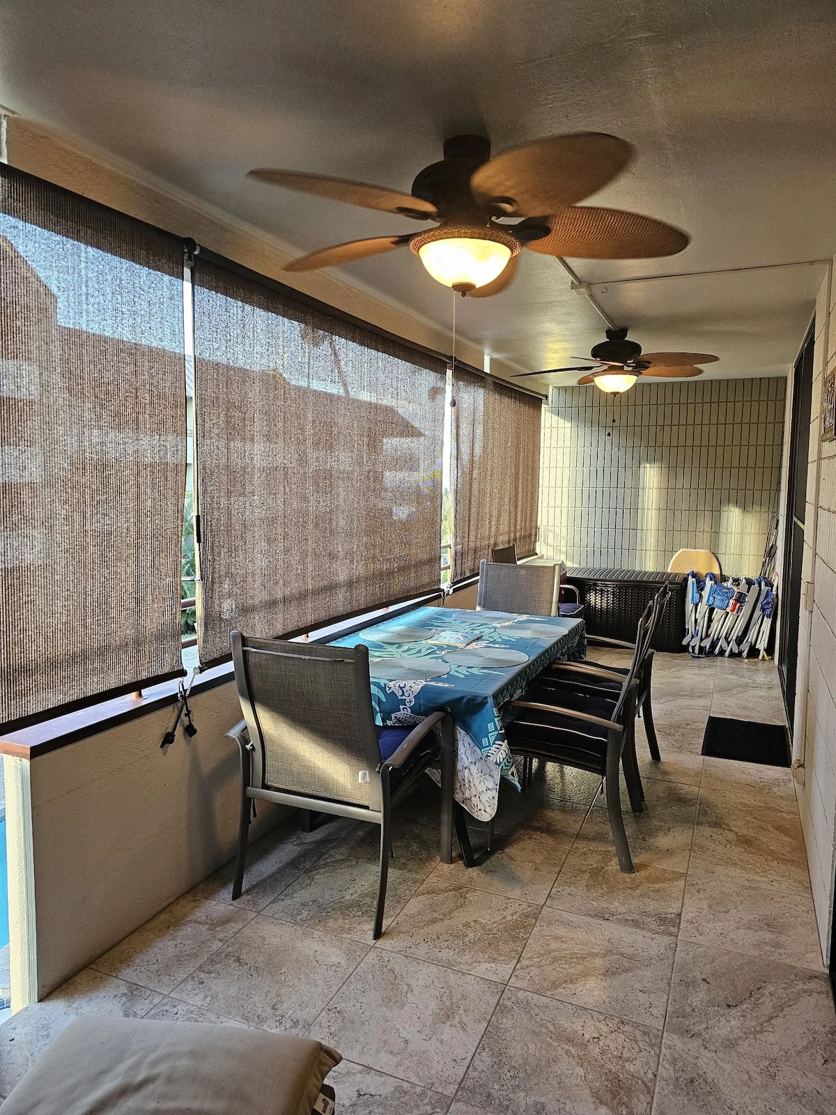 Kona White Sands Village Condo - Spacious Lanai With Shades For Privacy And Cooling