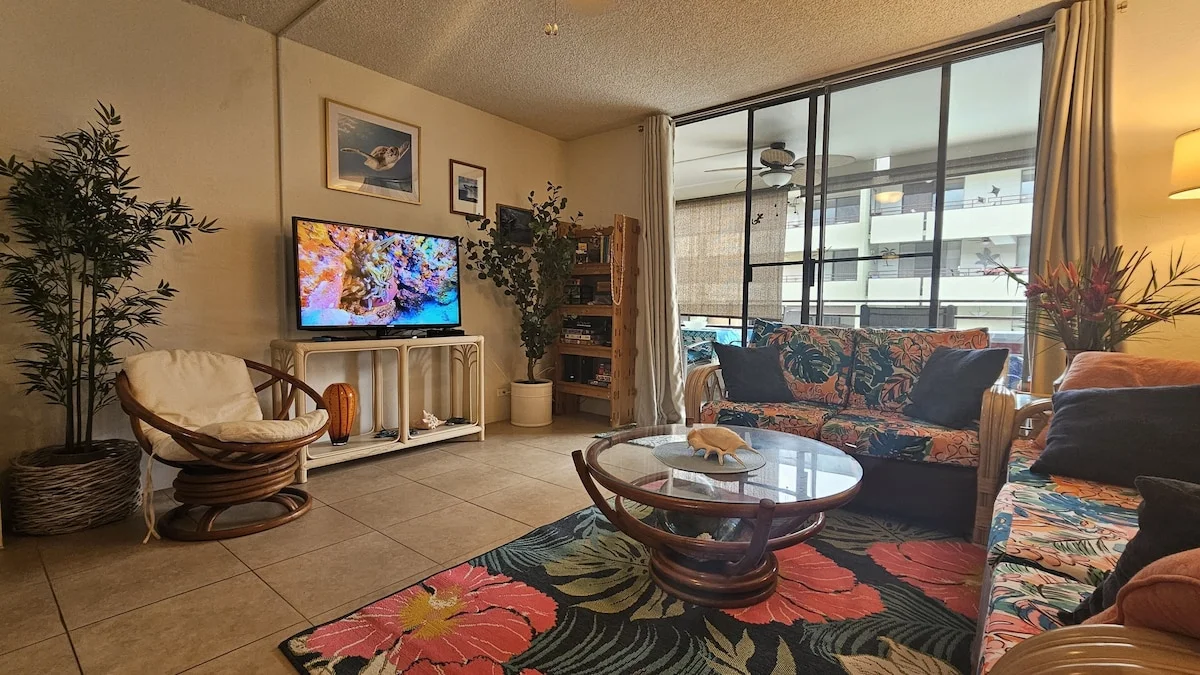 Kona White Sands Village Condo - Living Area
