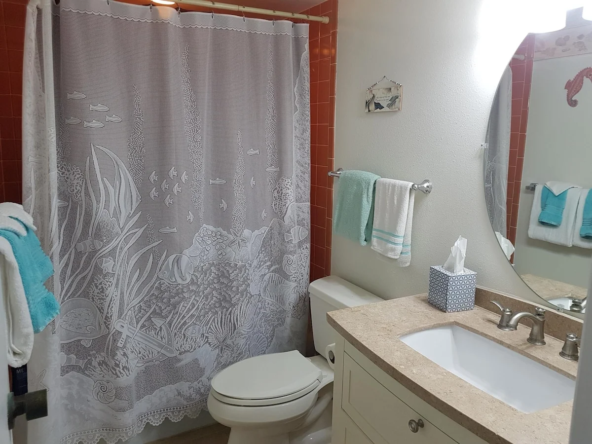 Kona White Sands Village Condo - 2nd Full Bath With Tub
