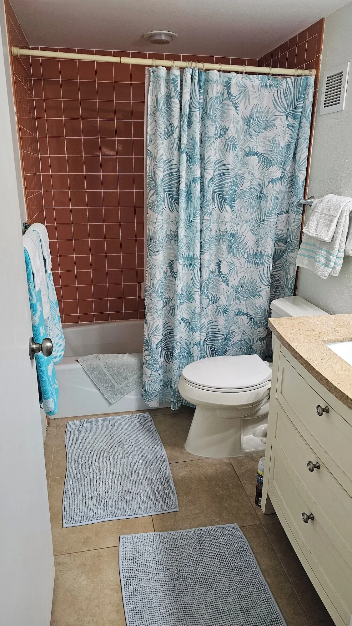 Kona White Sands Village Condo - 2nd Bath Full Tub