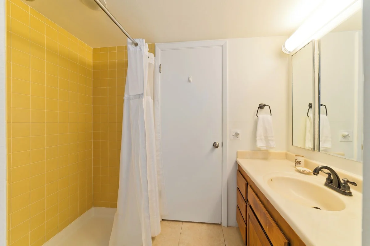 Kona White Sands Village Condo - Master Bath