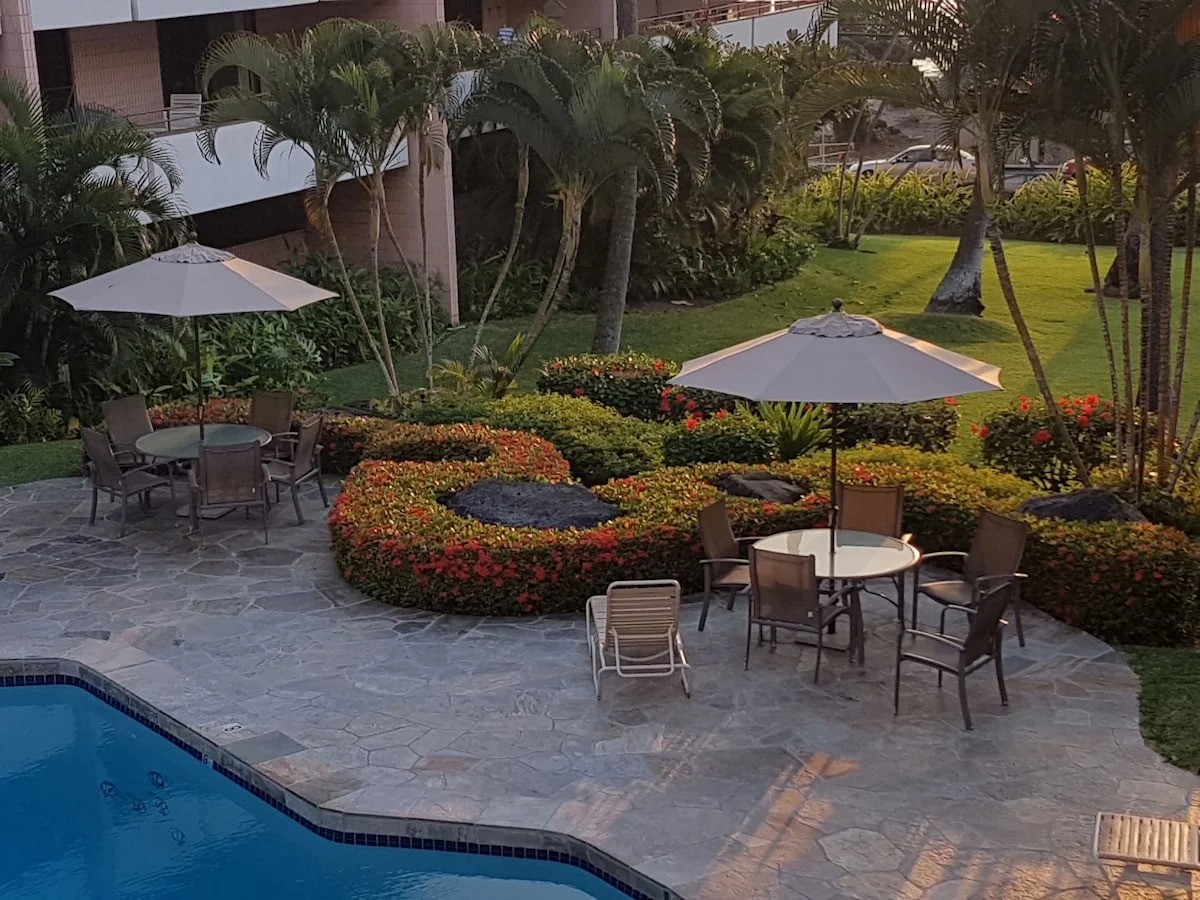 Kona White Sands Village Condo - Courtyard