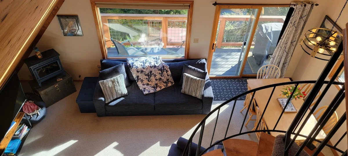 Stellar Jay Chalet - Large Sofa Can Sleep As An Xl Twin