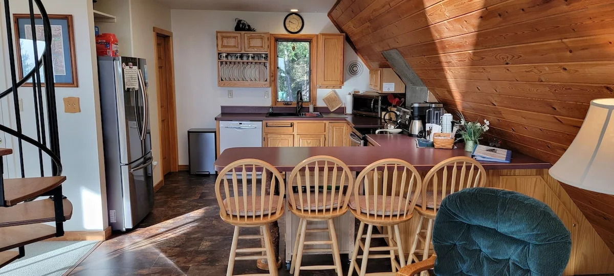 Stellar Jay Chalet - Full Kitchen And Spiral Stairs To Loft