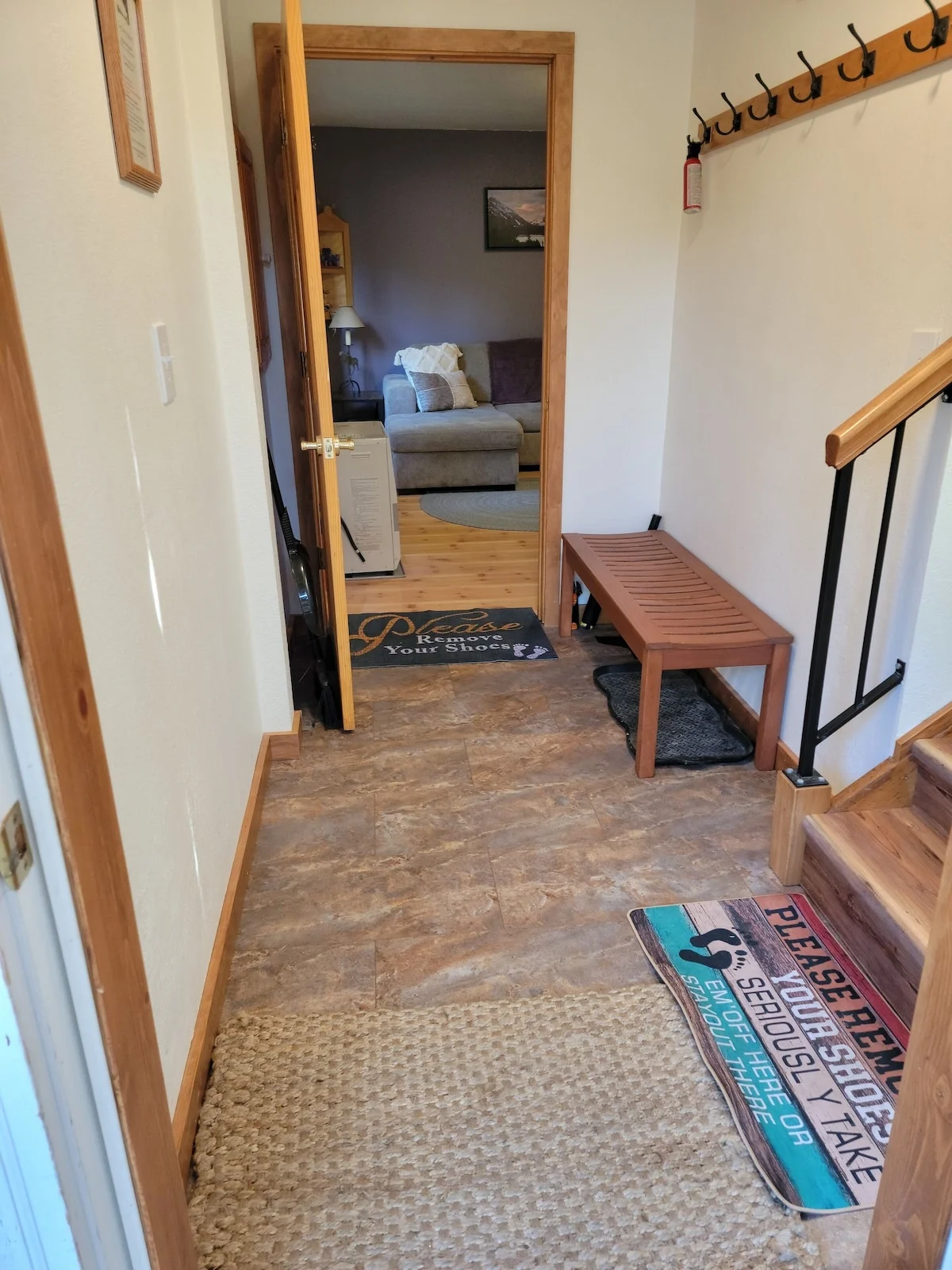 Stellar Jay Chalet - Entry Left To 2nd Level Living Room Dining Straight To Family Room And