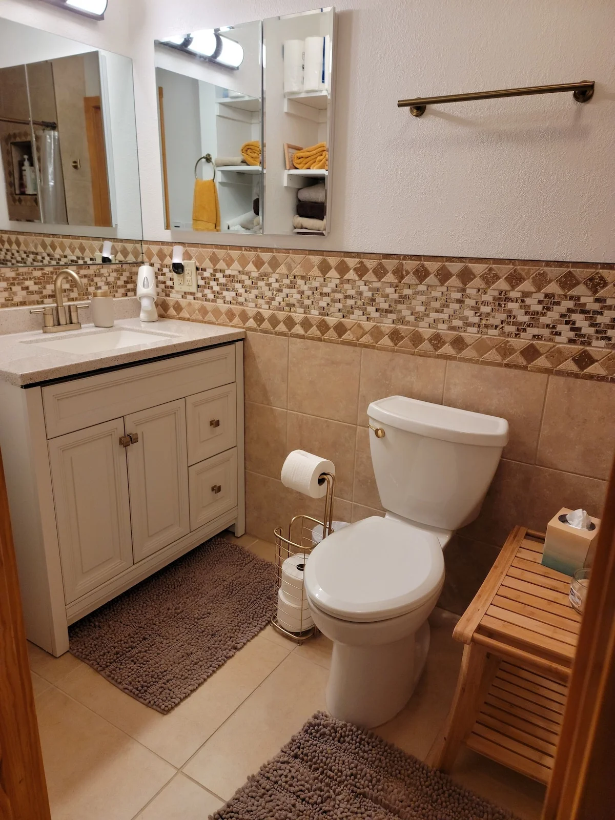 Stellar Jay Chalet - Newly Remodeled Tile Bath On First Floor