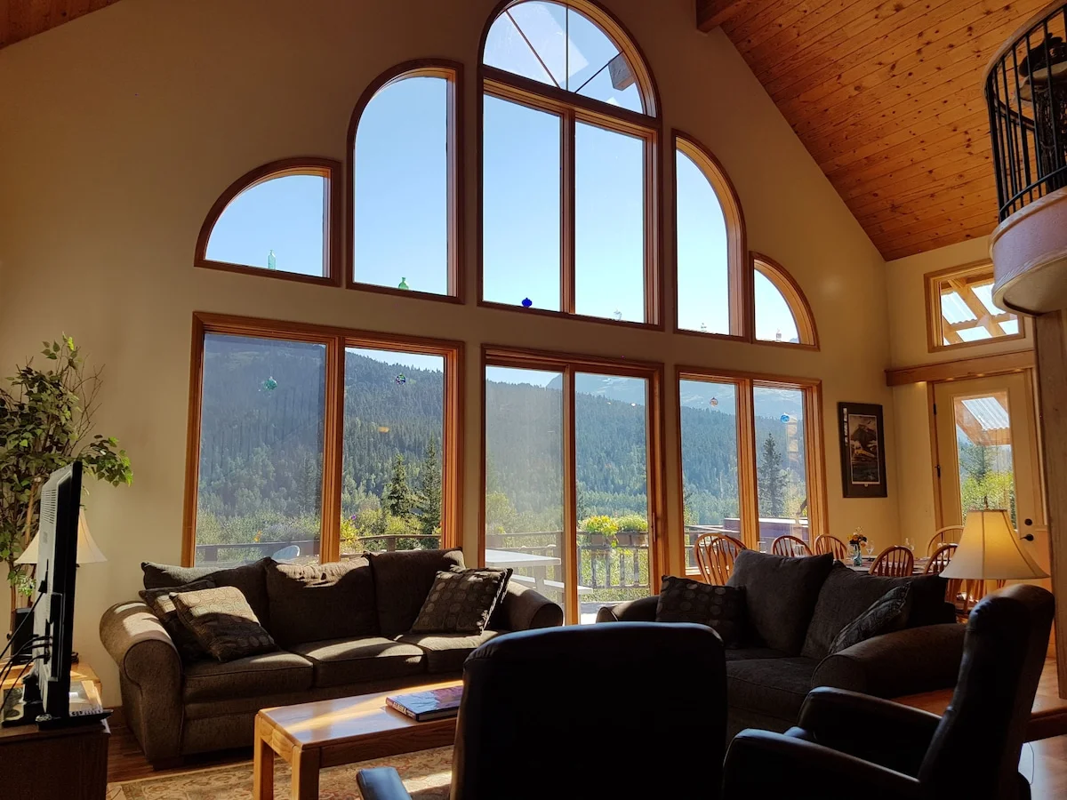 Wild Rose Chalet - Full Awesome View Window Wall Living Room Dining Room Kitchen And