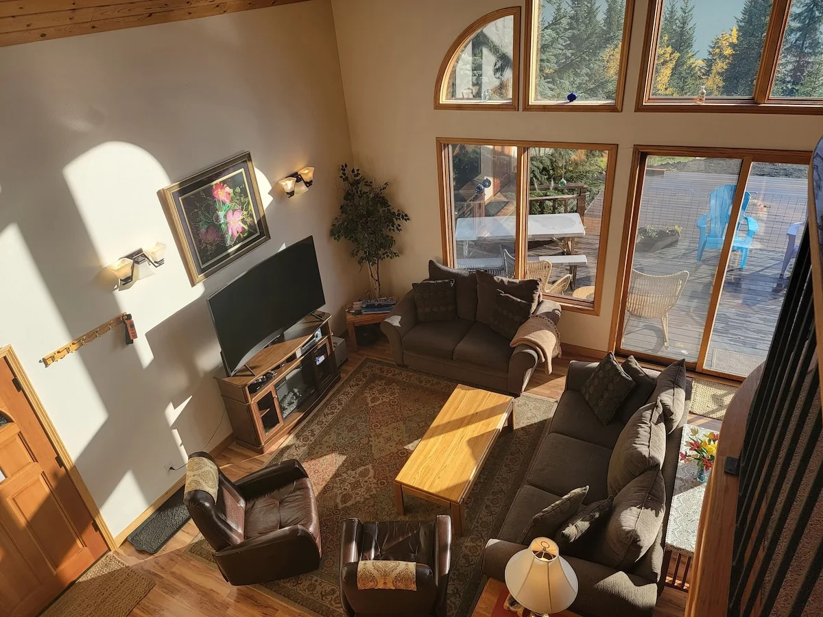 Wild Rose Chalet - Living Room
