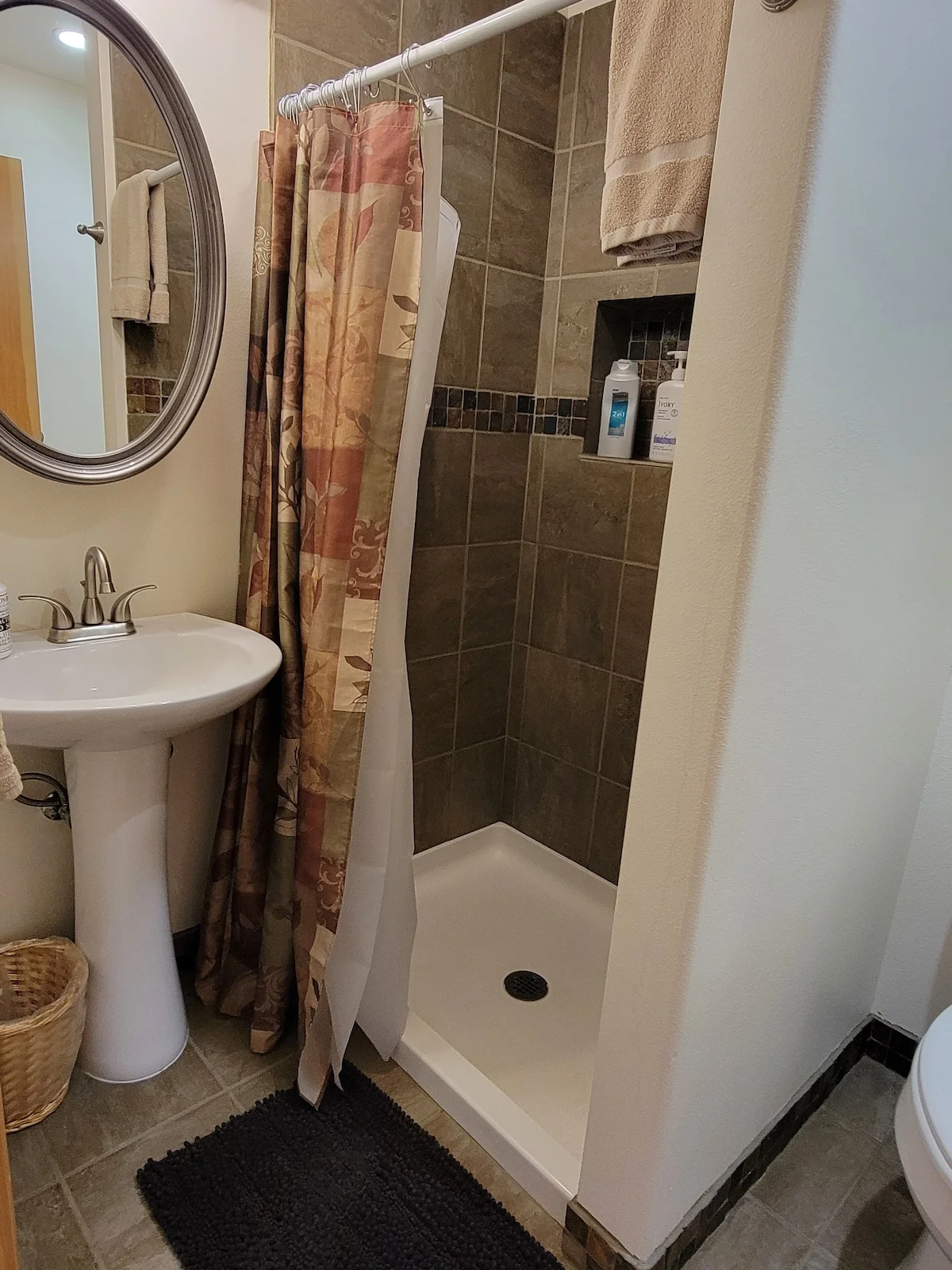 Wild Rose Chalet - Adjacent Bath